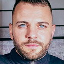 Lewis Saunderson als Taylor