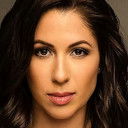 Shantelle Canzanese als Parking Enforcement Officer