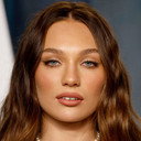 Maddie Ziegler als Christina