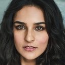 Angira Dhar als Radhika Roy