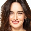 Ana de la Reguera als Milagros Valdez