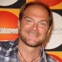 Les Stroud als Self