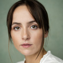 Jessica Garton als Young Cecilia