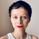 Iva Zahran als Alice