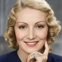 Cahide Sonku als 