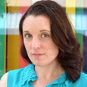 Denise Yanes als Background Extra