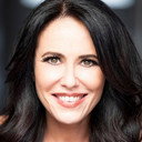 Kym Valentine als Caroline Doyle