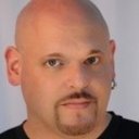 Steve Diasparra als Nesbo