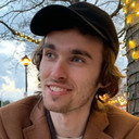 Jake Williams als Narrator