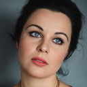 Fatma Girik als Hamlet