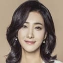 Park Hyun Jung als Mrs. Shin
