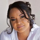 Portia Joel als Newsreader