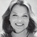 Louise Fletcher als Norma Manders