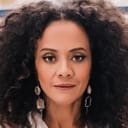 Aline Borges als Bárbara Queiroz