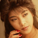 鮎川真理 als Wong Chut’s wife