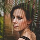 Valerie Bentson als STIC Officer