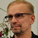 Jukka Puotila als Radioääni Carl-Erik Creutz (voice)