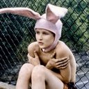 Jacob Sewell als Bunny Boy