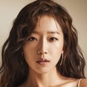 Cho Soo-hyang als Sin Ji-seon
