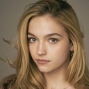 Jayden Bartels als Esme