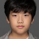 Kim Te-yi als Young Wang Gyeong-tae
