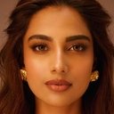 Meenakshi Chaudhary als Sumathi Kumar
