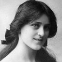 Zena Dare als Tilda