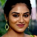 Indhuja Ravichandran als Potential bride for 'Engels' Ramasamy