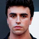 Itzan Escamilla als Javier