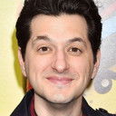 Ben Schwartz als Bumblebee (voice) (uncredited)