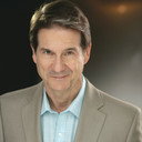 Paul DeBoy als Wendell Doggett