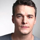 Greg Winter als Barry