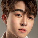 ชินทัพพ์ ดวงแก้ว als Yaem