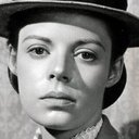 Dee Carroll als Helen