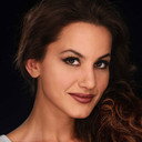 Yıldız Asyalı als Rüya Şahiner