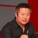 Shi Jian als Interviewer