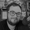Kevin Hutcheson als Narrator
