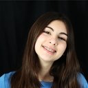 Laura Araujo als Bancária