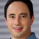 Pedro Bassan als Self - Host