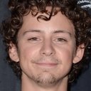 Caleb Thomas als Brad