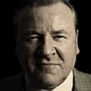 Ray Winstone als Mr. Arnold 'Frenchy' French