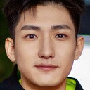 Zhang Haolun als Zhou Lei