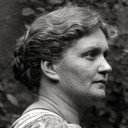 Caroline van Dommelen als Nora de Roqueville