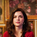 Elizabeth McCoy als June Weathers