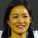 Janet Hsieh als May