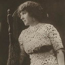 Edith Buemann als Lola