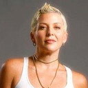 Laura García-Godoy als Julia