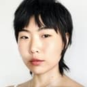 May Hong als Mira (voice)