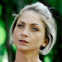 Oana Antonovici als Female Clerk