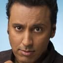 Aasif Mandvi als Mr. Aziz